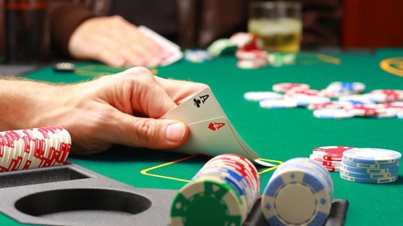 FaBet và Debet: Nên trải nghiệm sân cược nào?