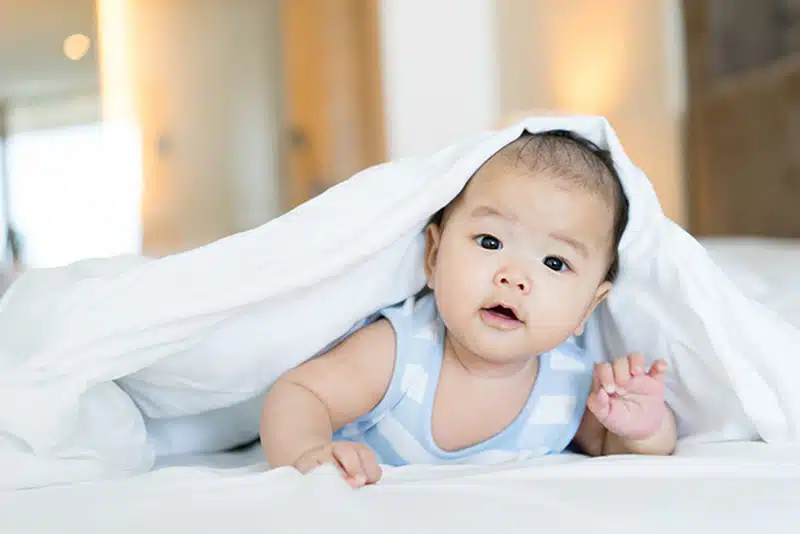 mo-thay-tre-so-sinh-cua-nha-hang-xom-jpeg nằm mơ thấy trẻ sơ sinh đánh con gì