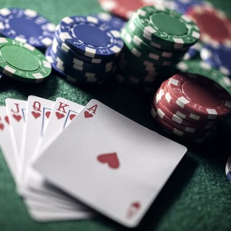 Phỉnh Là Gì ? Hình Thức Thay Thế Tiền Tệ Thực Tế Trong Cá Cược
